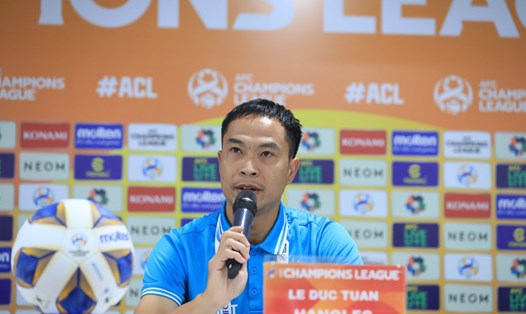Huấn luyện viên Lê Đức Tuấn sẽ lựa chọn đội hình tối ưu nhất cho Hà Nội FC. Ảnh: Minh Dân