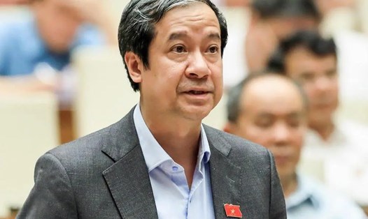 Bộ trưởng Nguyễn Kim Sơn trả lời chất vấn. Ảnh: Media Quốc hội