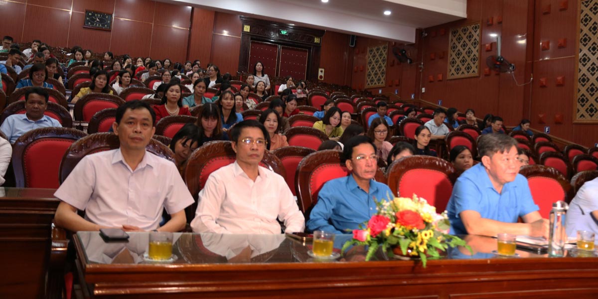 Các đại biểu dự hội nghị do LĐLĐ huyện Thái Thụy tổ chức. Ảnh: Bá Mạnh