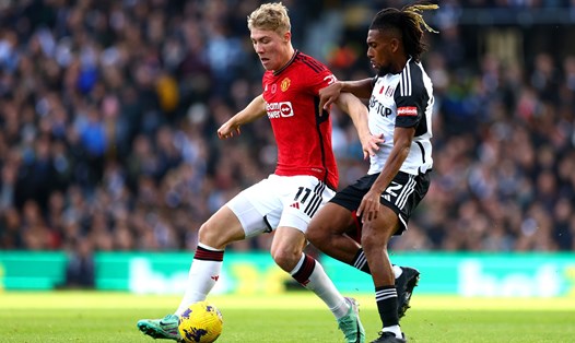 Hojlund "mất tích" trong trận đấu với Fulham tại vòng 11 Premier League. Ảnh: Manchester United