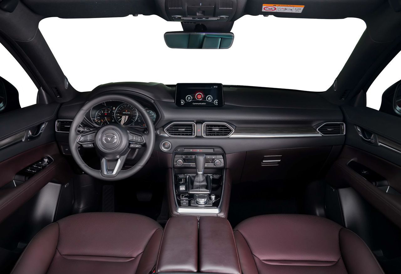 Thiết kế nội thất khoang lái của Mazda CX-8. Ảnh: Mazda