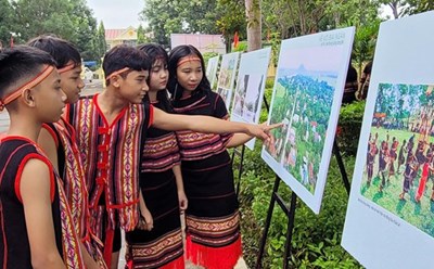 Sự kiện truyền thông “Chuyện bên dòng sông Ba” do  Bảo tàng Phụ nữ Việt Nam, Bảo tàng tỉnh Gia Lai và Hội Liên hiệp Phụ nữ huyện Ia Pa tổ chức. Ảnh: Thanh Hà