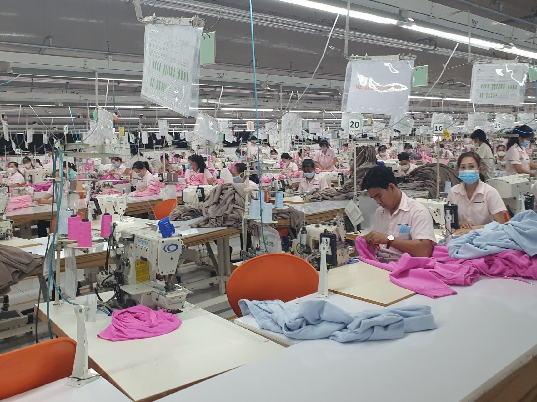 Công ty Hansae Việt Nam đã có đơn hàng đến hết quý I/2024. Ảnh: Đức Long