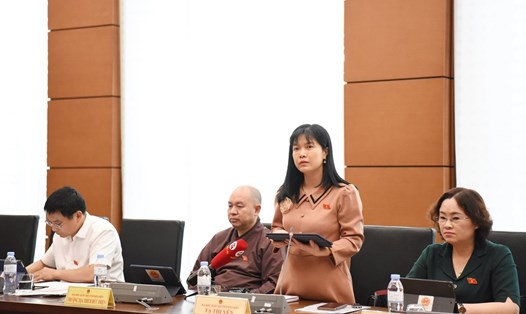 Đại biểu Quốc hội Tạ Thị Yên - Đoàn Điện Biên phát biểu tại thảo luận tổ. Ảnh: T.Vương