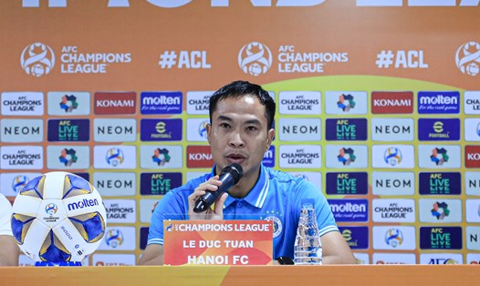 Huấn luyện viên Lê Đức Tuấn muốn cùng Hà Nội FC tiến xa tại AFC Champions League 2023-2024. Ảnh: Minh Dân