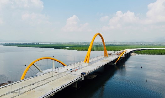 Quảng Ninh chuẩn bị đưa thêm một cây cầu trên vịnh Cửa Lục (cầu Cửa Lục 3) vào sử dụng. Ảnh: Nguyễn Hùng