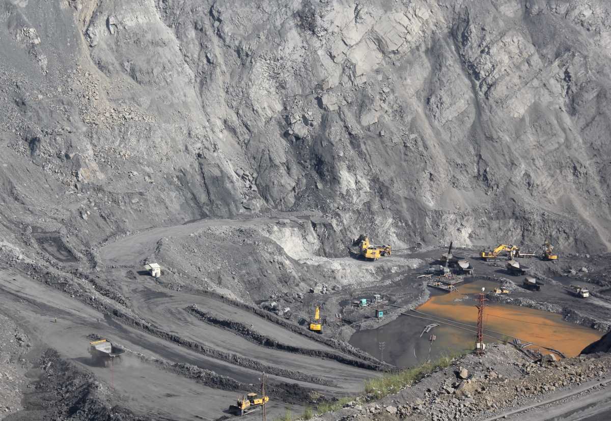 Sản xuất trên khai trường Than Cọc Sáu, Quảng Ninh. Ảnh: Tập đoàn TKV