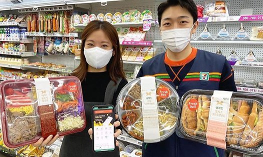 Cửa hàng tiện lợi trở thành điểm đến quen thuộc của giới trẻ Hàn Quốc và du khách yêu thích văn hóa Hàn Quốc. Ảnh: Aju Business