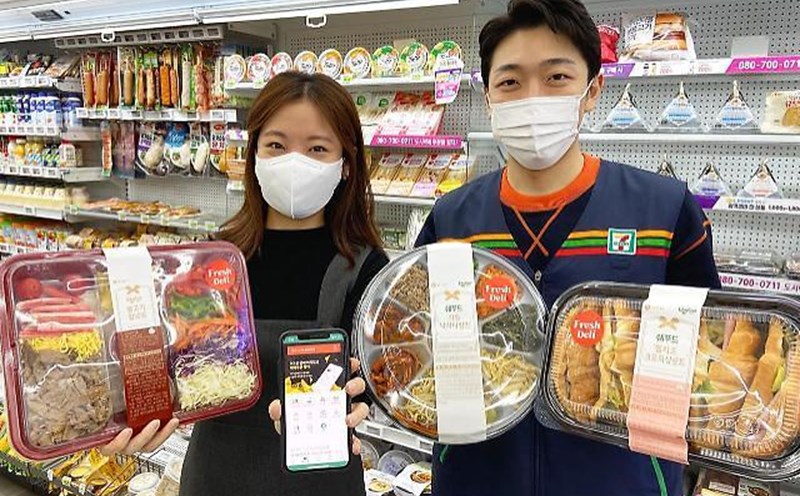 Cửa hàng tiện lợi trở thành điểm đến quen thuộc của giới trẻ Hàn Quốc và du khách yêu thích văn hóa Hàn Quốc. Ảnh: Aju Business