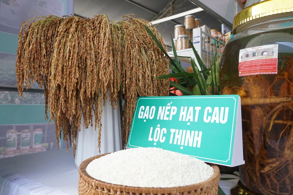 Qua đó, hướng tới mục tiêu “Người Việt Nam ưu tiên dùng hàng Việt Nam”, với những sản phẩm nông sản chất lượng, sạch…đạp ứng nhu cầu tiêu dùng trong nước và xuất khẩu. Ảnh: Quách Du