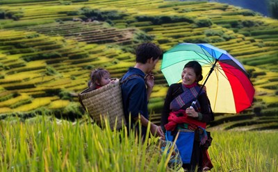Ngôn ngữ, chữ viết riêng là tài sản quý báu cần được bảo tồn đối với các dân tộc thiểu số tại Việt Nam. Ảnh: Anh Vũ