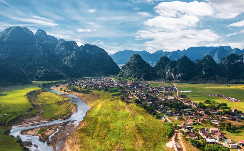 Tổ chức Du lịch thế giới (UNWTO) vinh danh Tân Hóa là "Làng du lịch tốt nhất thế giới năm 2023". Ảnh: Sở Du lịch Quảng Bình cung cấp