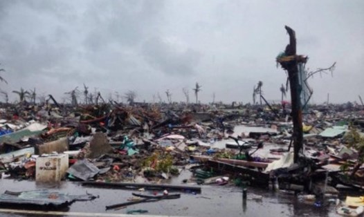 Cảnh hoang tàn sau siêu bão Yolanda. Ảnh: Thông tấn xã Philippines