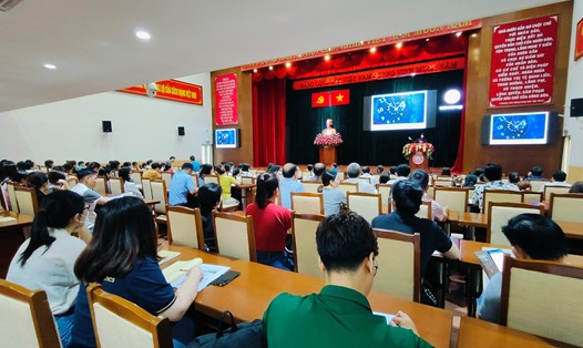 Gần 200 cán bộ Công đoàn cơ sở khối doanh nghiệp tại quận Bình Thạnh tham gia tập huấn. Ảnh: BTC