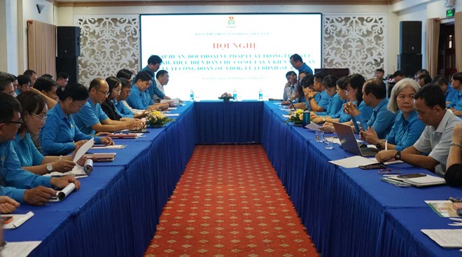 Tập huấn, đối thoại về pháp luật cho cán bộ Công đoàn các tỉnh phía Nam