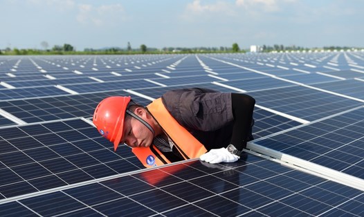 Trang trại năng lượng mặt trời ở tỉnh An Huy, Trung Quốc. Ảnh: Xinhua