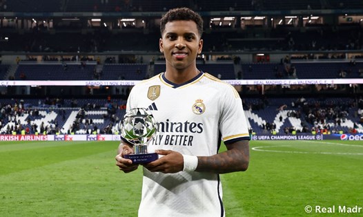 Rodrygo nhận danh hiệu "Cầu thủ xuất sắc nhất trận" trong cuộc đối đầu với Sporting Braga. Ảnh: Real Madrid