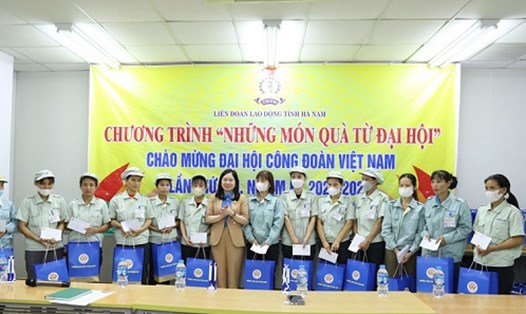 Nhiều hoạt động thiết thực chào mừng Đại hội XIII Công đoàn Việt Nam. Ảnh: LĐLĐ Hà Nam