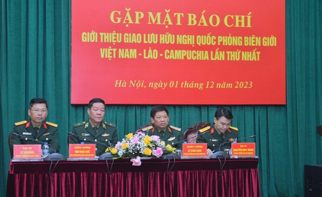 Lần đầu tiên Giao lưu hữu nghị quốc phòng biên giới 3 nước Việt Nam - Lào - Campuchia