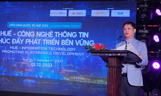 Phó chủ tịch Thường trực UBND tỉnh Thừa Thiên Huế - Nguyễn Thanh Bình phát biểu tại diễn đàn. Ảnh: Nguyễn Luân.