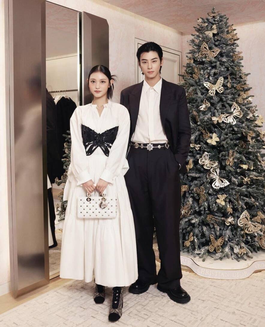 Hai đại sứ Dior Haerin (NewJeans) và nam diễn viên Cha Eun Woo sánh đôi. Ảnh: Bazaar Hong Kong