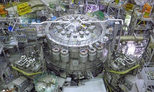 JT-60SA là lò phản ứng nhiệt hạch lớn nhất thế giới trước khi ITER đi vào hoạt động. Ảnh: Viện Khoa học và Công nghệ Lượng tử Nhật Bản