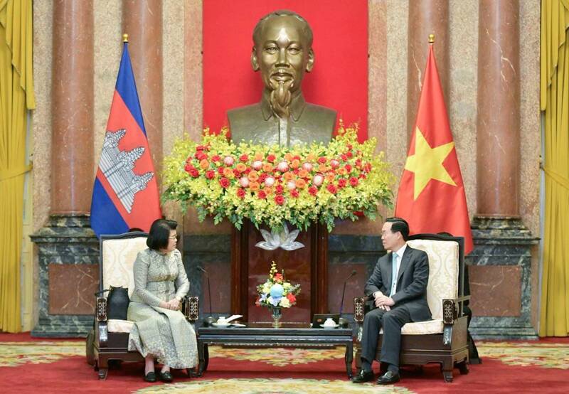 Chủ tịch nước Võ Văn Thưởng cảm ơn Chủ tịch Quốc hội Campuchia dành tình cảm chân thành đối với đất nước và nhân dân Việt Nam. Ảnh: Quochoi.vn