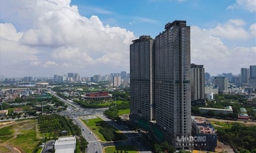 Giá chung cư tăng cao khiến nhiều người khó chạm tay đến giấc mơ an cư ở Hà Nội. Ảnh: Phan Anh

