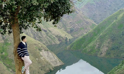 Dòng sông Nho Quế hiền hòa níu chân du khách ở Hà Giang. Ảnh: Nhân vật cung cấp