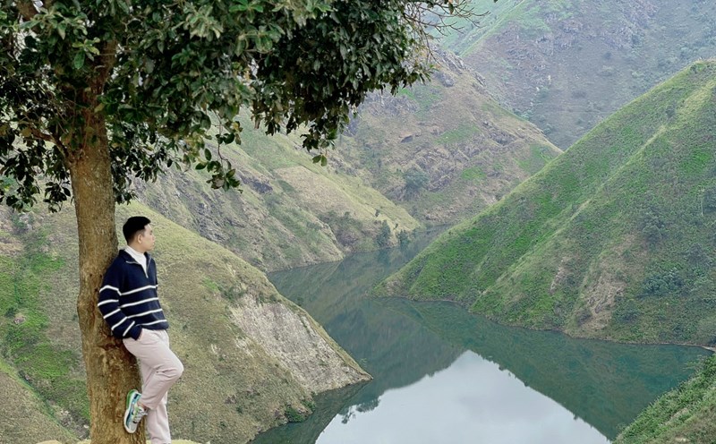 Dòng sông Nho Quế hiền hòa níu chân du khách ở Hà Giang. Ảnh: Nhân vật cung cấp