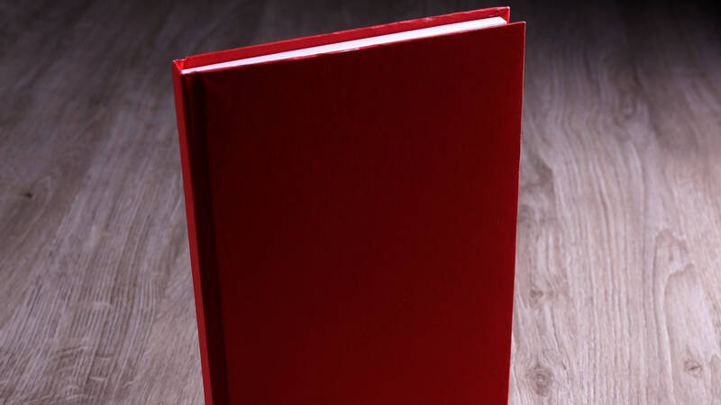 Các trường hợp được miễn thuế, phí khi thực hiện sang tên sổ đỏ. Ảnh: Đinh Hiệp.