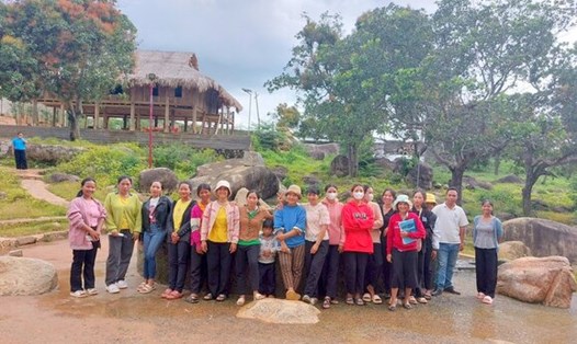 Các học viên tham gia lớp học Du lịch cộng đồng do Trung tâm Giáo dục nghề nghiệp - Giáo dục thường xuyên huyện Đam Rông tổ chức. Ảnh: Bảo Lâm