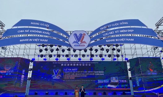 Mạng xã hội Vdiarybook do người Việt Nam phát triển đã được giới thiệu tại Sân vận động Mỹ Đình, Hà Nội. Ảnh: Anh Vũ