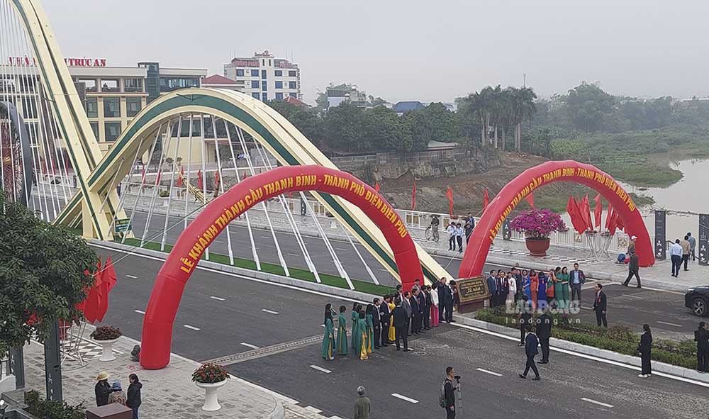 Cầu Thanh Bình bắc qua sông Nậm Rốm được khởi công xây dựng ngày 13.3.2023, công trình này có tổng mức đầu tư hơn 100 tỷ đồng.