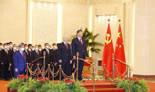 Tổng Bí thư, Chủ tịch Trung Quốc Tập Cận Bình chủ trì lễ đón Tổng Bí thư Nguyễn Phú Trọng sang thăm chính thức 
Trung Quốc chiều 31.10.2022 tại Đại Lễ đường Nhân dân ở Thủ đô Bắc Kinh. Ảnh: TTXVN