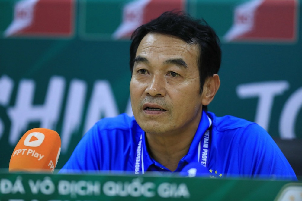 Huấn luyện viên Đinh Thế Nam hài lòng với chiến thắng của Hà Nội FC. Ảnh: Minh Dân