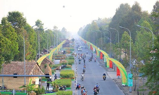 Con đường lúa gạo Việt Nam dài 1km nằm dọc kênh xáng Xà No - thành phố Vị Thanh (Hậu Giang). Ảnh: Phương Anh
