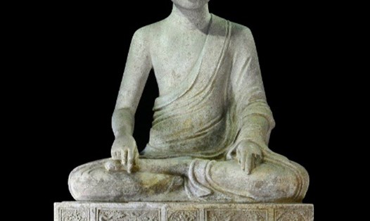 Tượng Phật hoàng Trần Nhân Tông tại Tháp tổ, Yên Tử. Ảnh: Bảo tàng Quảng Ninh