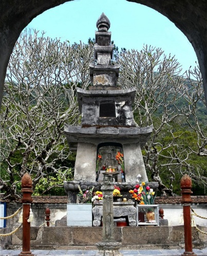 Tháp tổ trên non thiêng Yên Tử. Ảnh: Bảo tàng Quảng Ninh