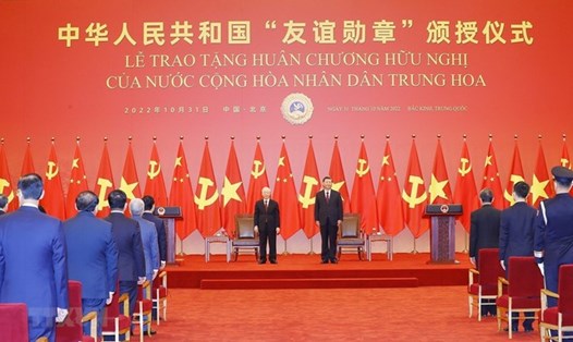 Lễ trao Huân chương Hữu nghị của nước Cộng hòa Nhân dân Trung Hoa tặng Tổng Bí thư Nguyễn Phú Trọng tại Thủ đô Bắc Kinh, Trung Quốc, ngày 31.10.2022. Ảnh: TTXVN
