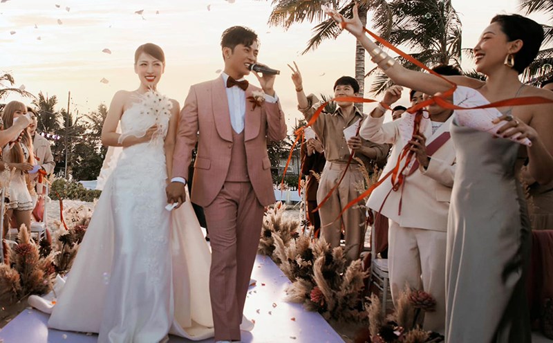 Lễ cưới của Puka - Gin Tuấn Kiệt tại một resort cạnh bờ biển Cam Ranh hồi tháng 11-2023 - Ảnh: Alma Resort