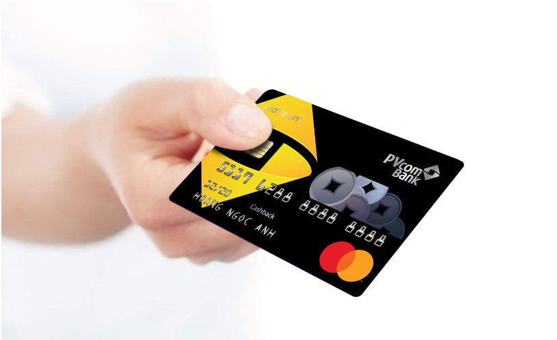 Việc sử dụng thẻ tín dụng đang ngày càng trở nên phổ biến và được yêu thích. Ảnh: PVcomBank