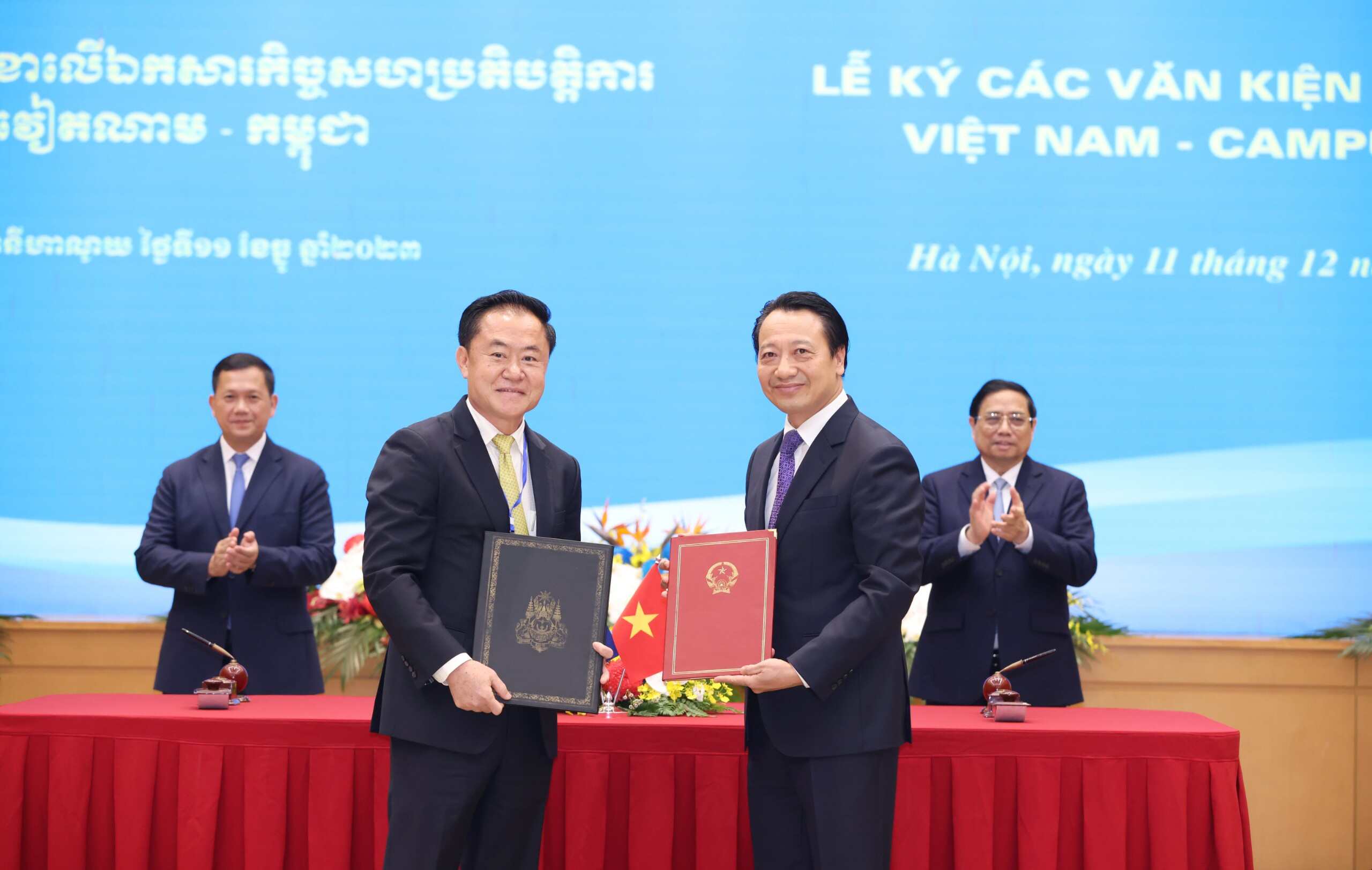 2 văn kiện hợp tác được ký kết trong khuôn khổ chuyến thăm Việt Nam của Thủ tướng Campuchia Hun Manet. Ảnh: Hải Nguyễn