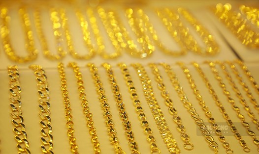Giá vàng trong nước niêm yết quanh ngưỡng 72,6 - 73,9 triệu đồng/lượng (mua vào - bán ra). Ảnh minh họa: Phan Anh