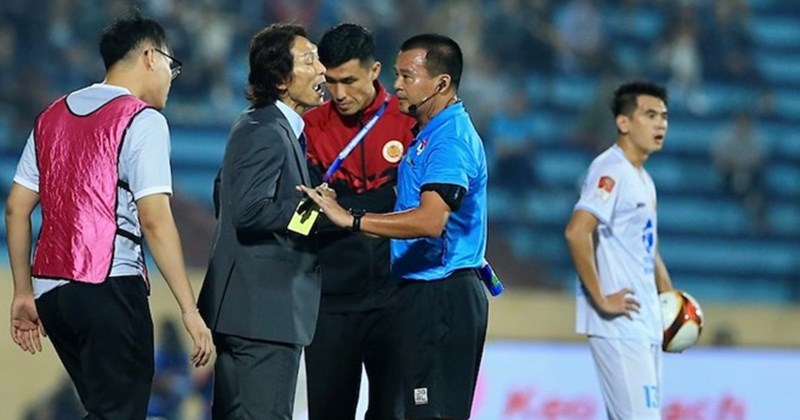 Huấn luyện viên Gong Oh-kyun - Ngôi sao sáng giữa làng bóng đá Việt Nam Huấn luyện viên Gong Oh-kyun - Ngôi sao sáng giữa làng bóng đá Việt Nam