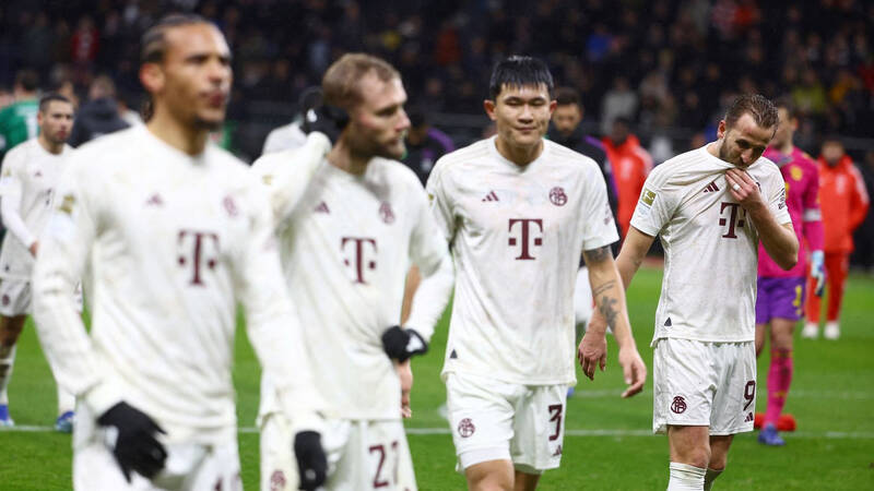 Bayern vừa trải qua thất bại khó tin trước Frankfurt.  Ảnh: Bundesliga 
