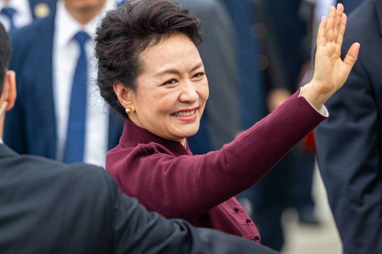 Thủ tướng Chính phủ Phạm Minh Chính đón Tổng Bí thư, Chủ tịch Trung Quốc Tập Cận Bình và Phu nhân tại sân bay Nội Bài, Hà Nội. Ảnh: Hải Nguyễn