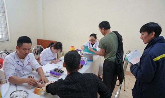 Người lao động Công ty Than Quang Hanh được khám sức khỏe định kỳ. Ảnh: Truyền thông TKV