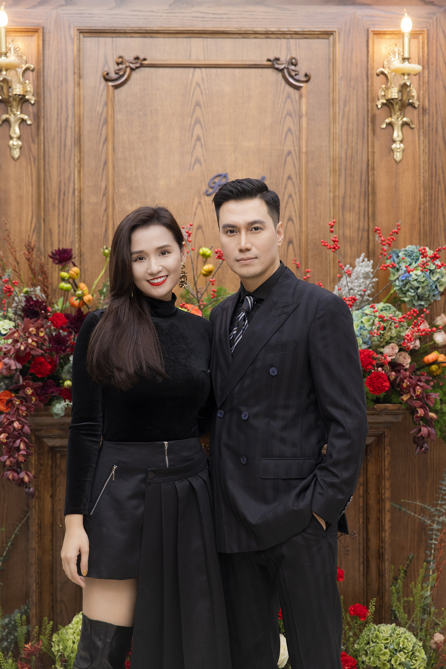 Việt Anh sánh vai cùng người bạn thân là nữ diễn viên Lã Thanh Huyền. Cô diện trang phục kín đáo tông màu đen, khoe nhan sắc ngày càng xinh đẹp, mặn mà. Ảnh: Nhân vật cung cấp
