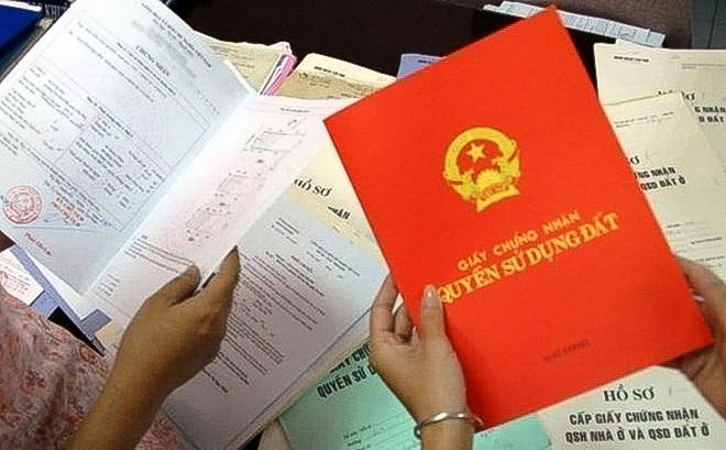  Sổ đỏ, sổ hồng bị mất có thể được cấp lại. Ảnh: LĐO
